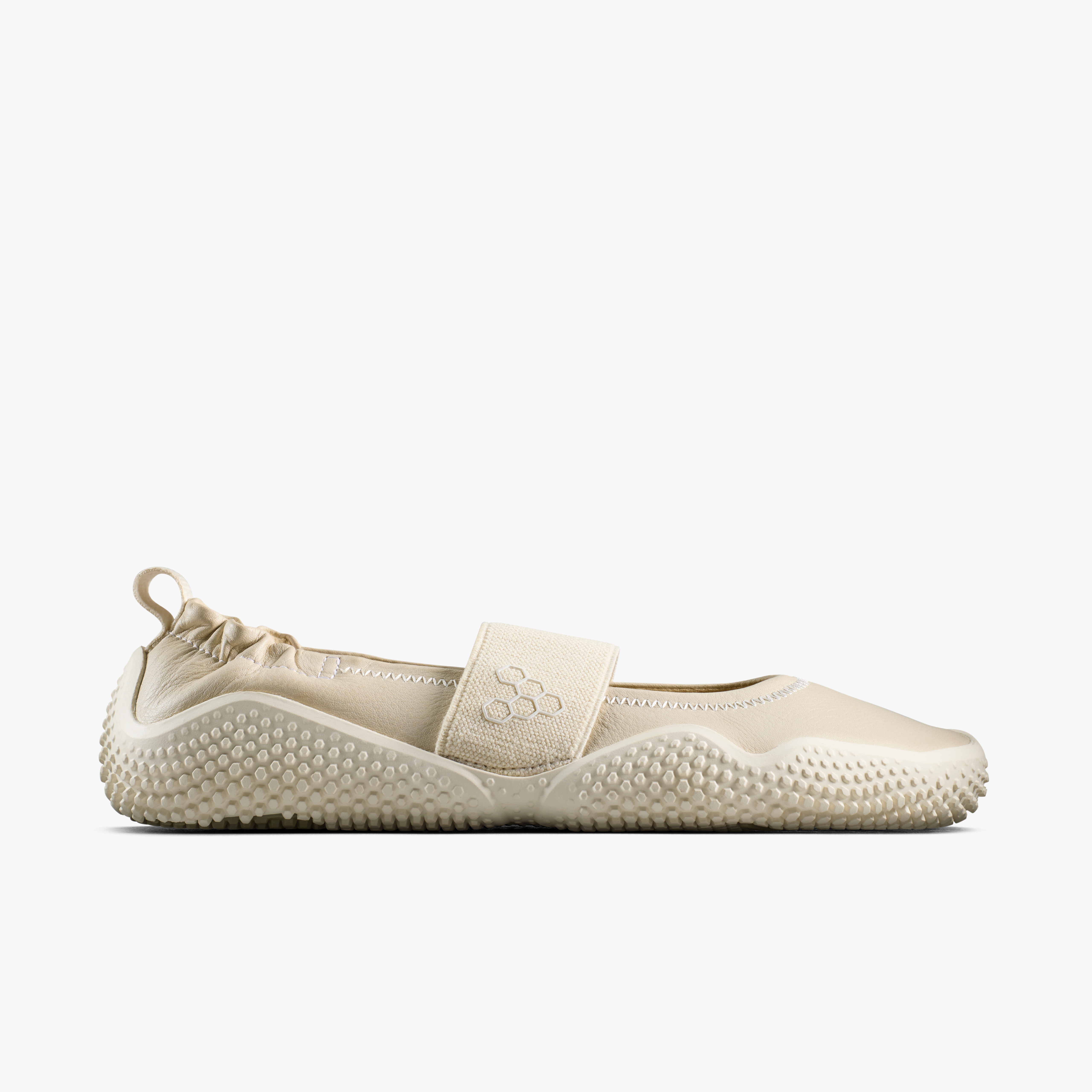 Vivobarefoot Motus Studio Ballet Womens barfodsballerina til kvinder i farven Sand, set fra siden
