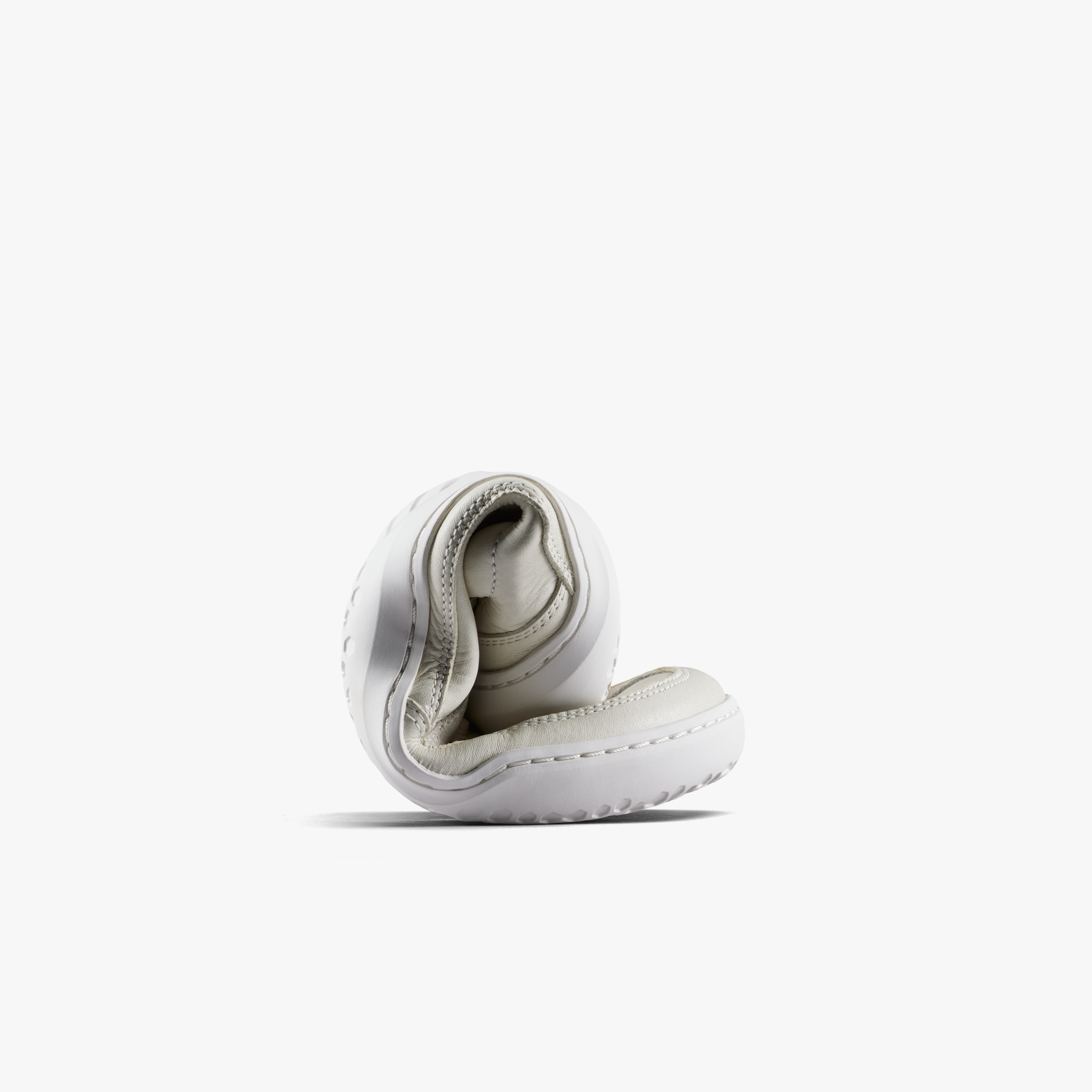 Vivobarefoot Gobi III Sneaker Leather Womens – Limestone – Curled