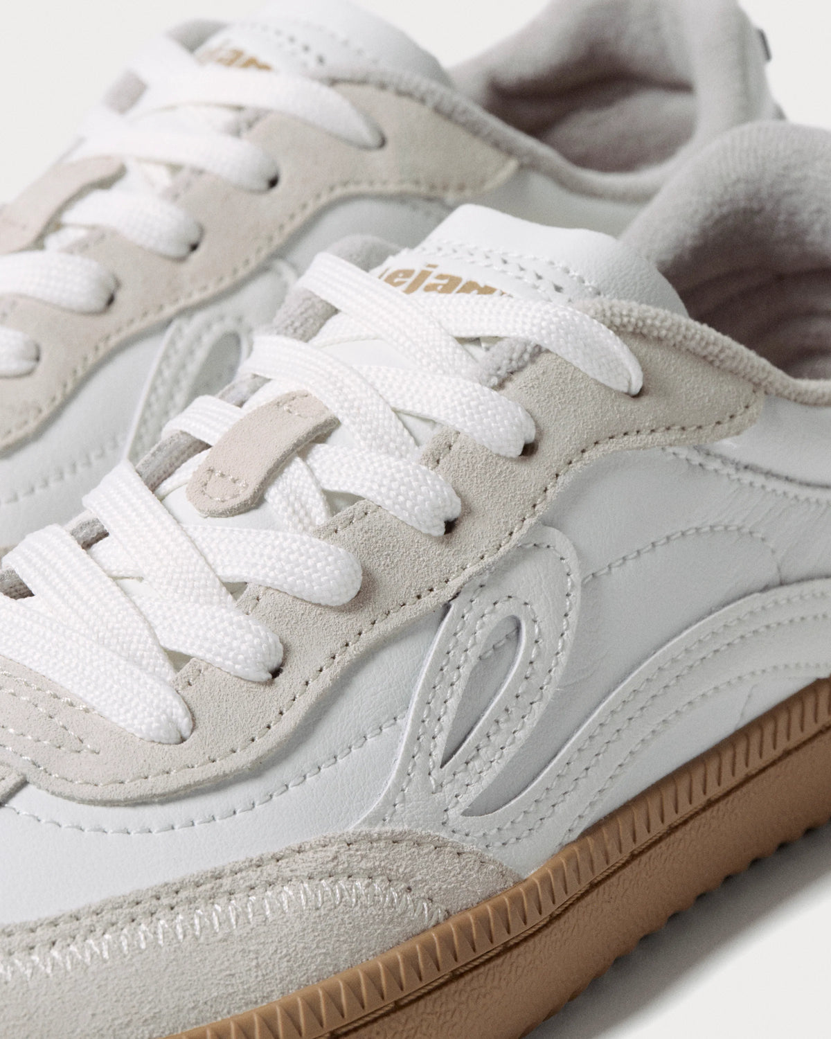 Lejan One – White