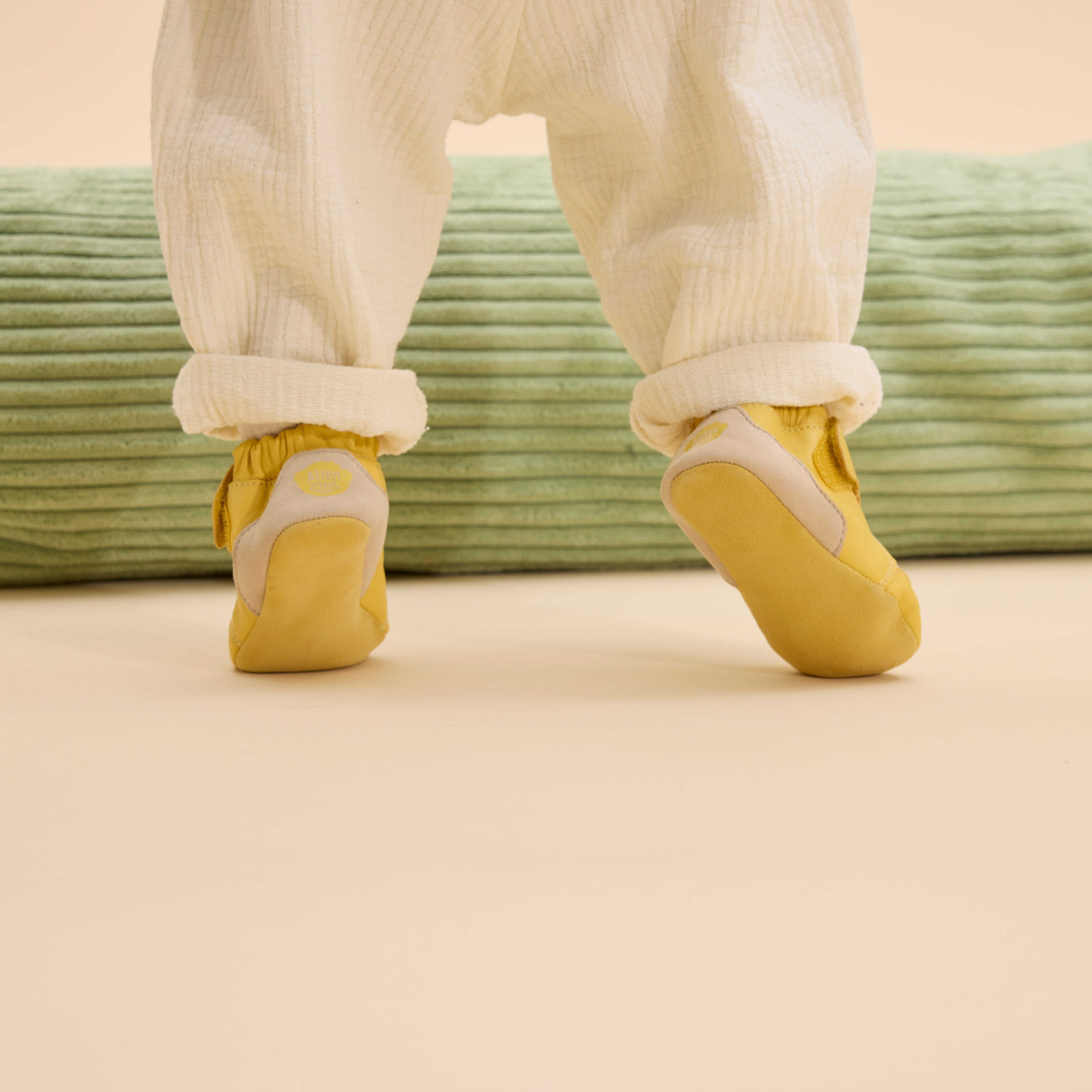 Affenzahn Leather Crawly – Giraffa