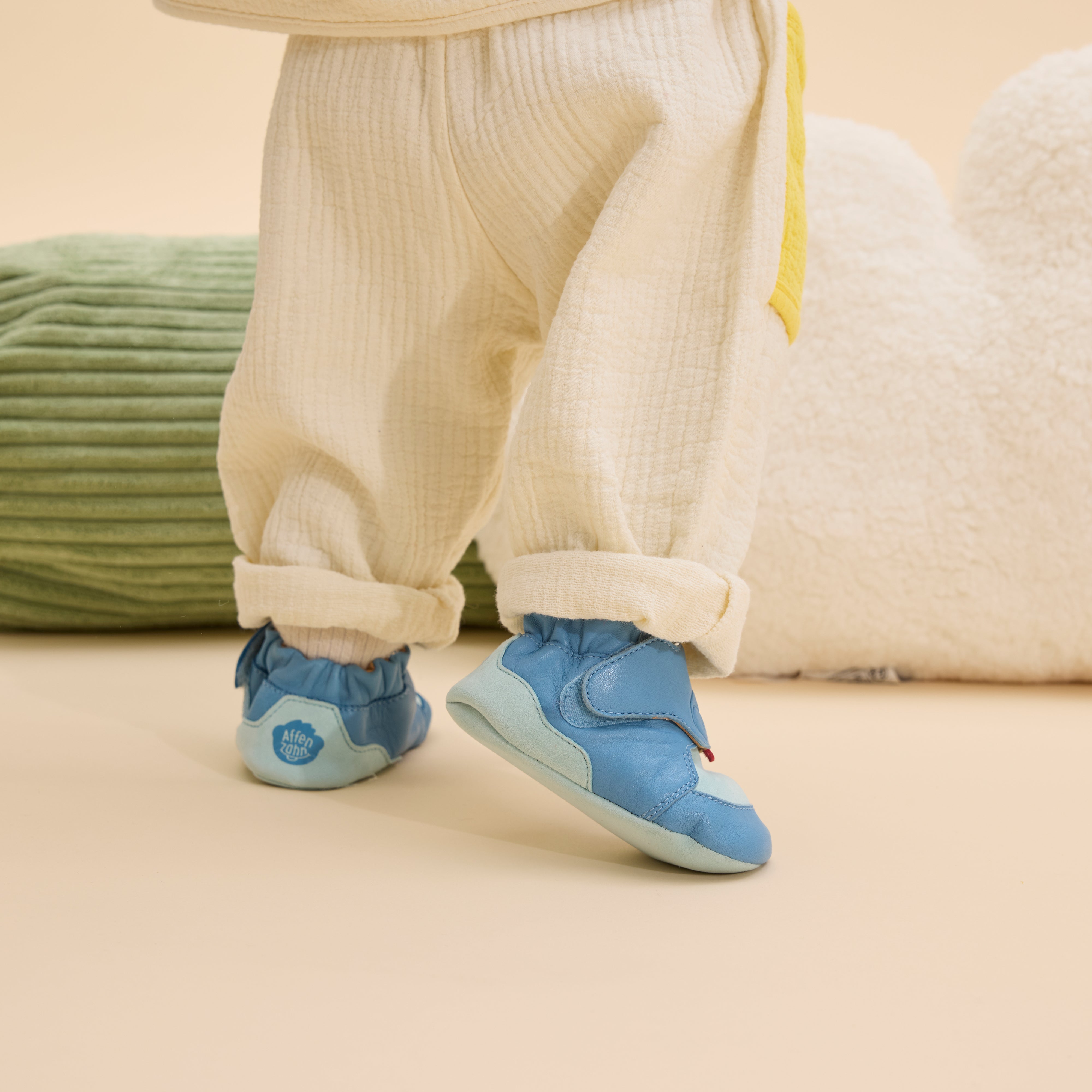 Affenzahn Leather Crawly – Squalo