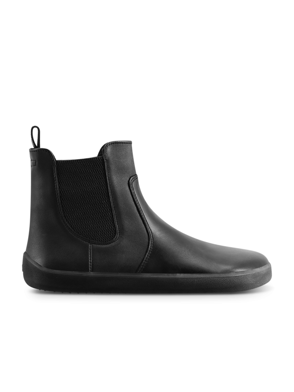 Sort ankelstøvle i nubuck-læder med hælstrop set fra siden