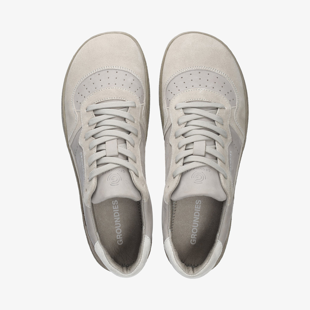 Groundies Nova GS1 barfodssko til kvinder i grå og offwhite ruskind og nubuck, par set ovenfra