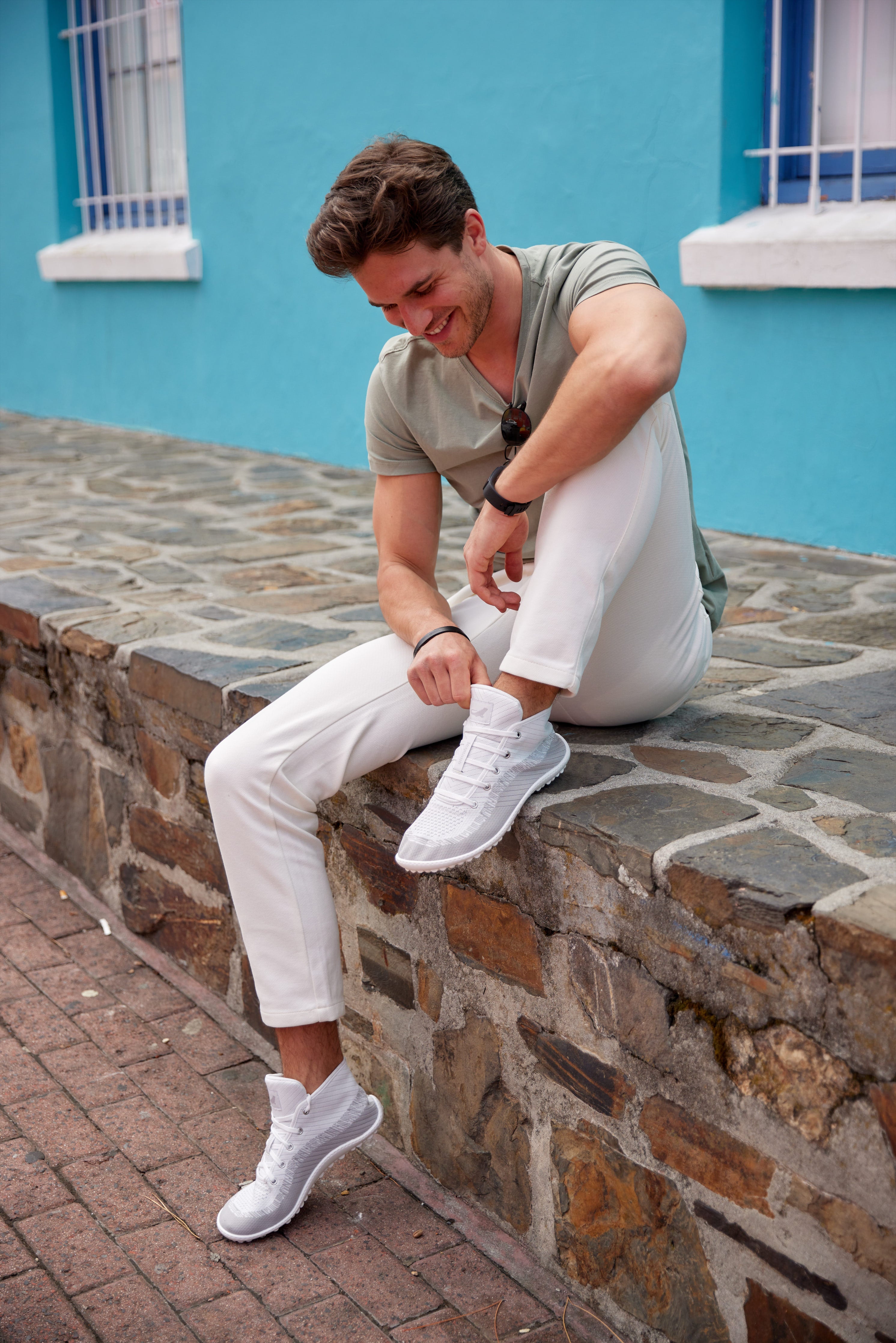 Leguano Stream barfods high ankle sneakers til kvinder og mænd i farven white, lifestyle