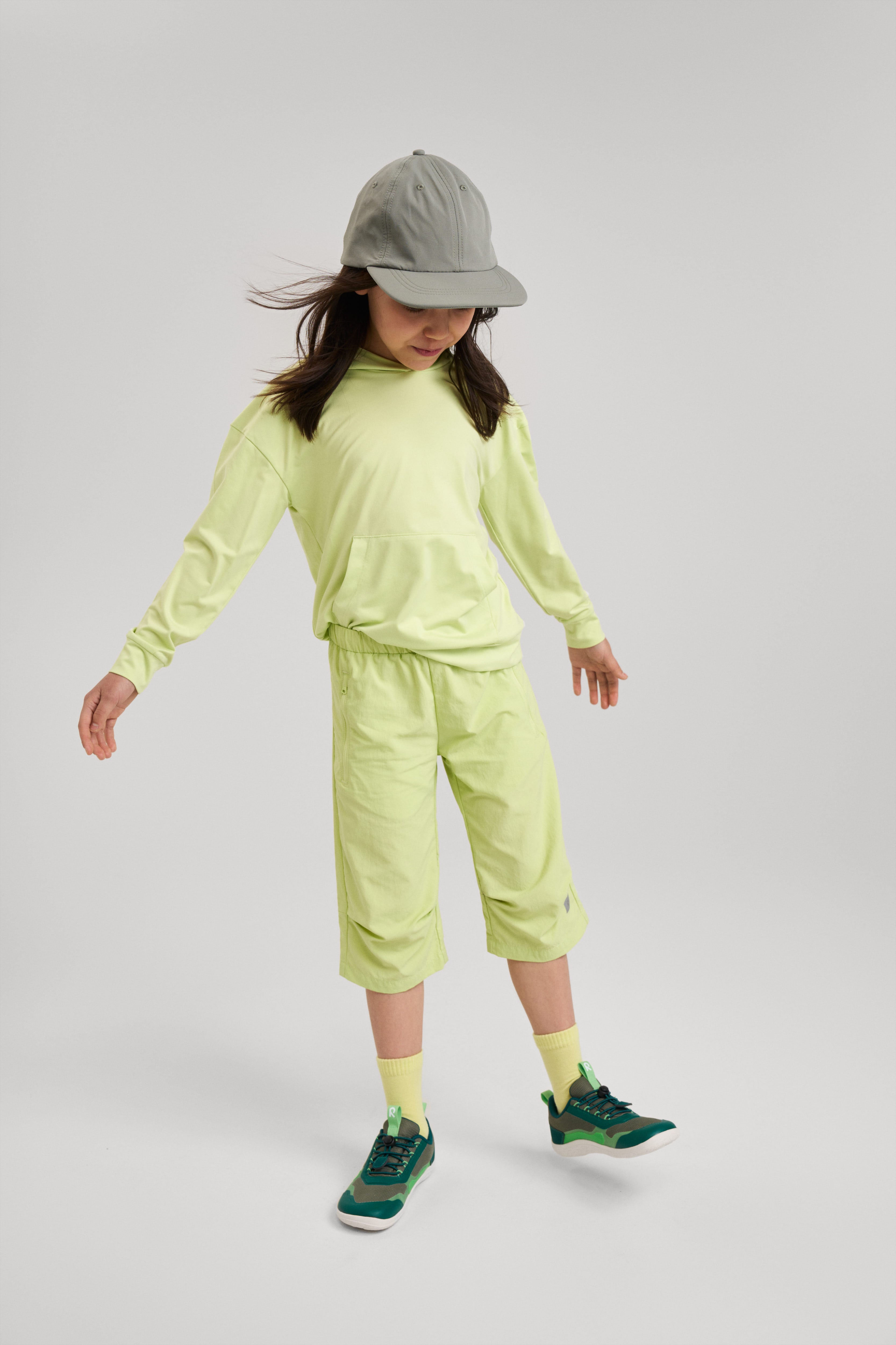 Reima Tallustelu – Greyish Green