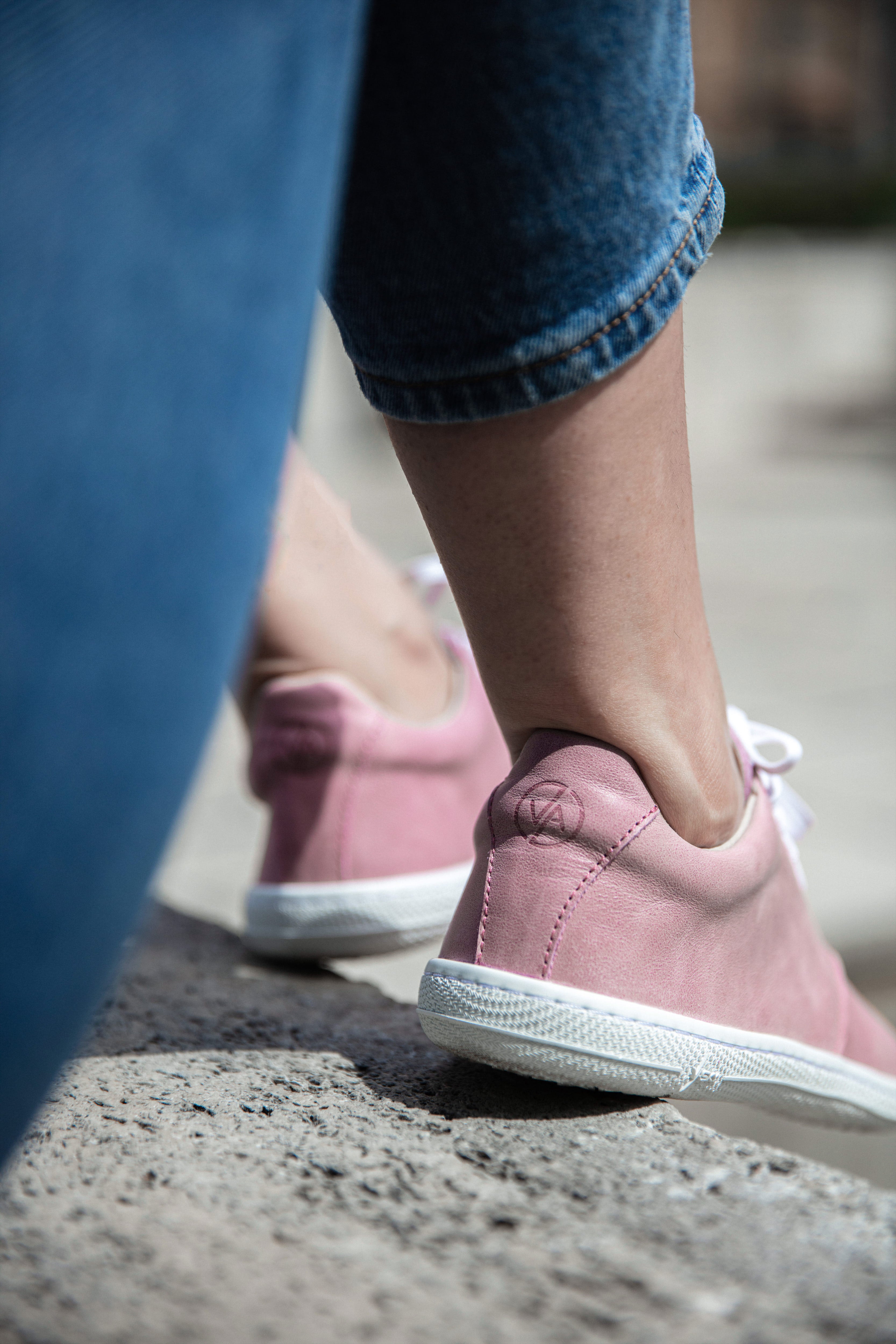 Vasky Terry – Pink