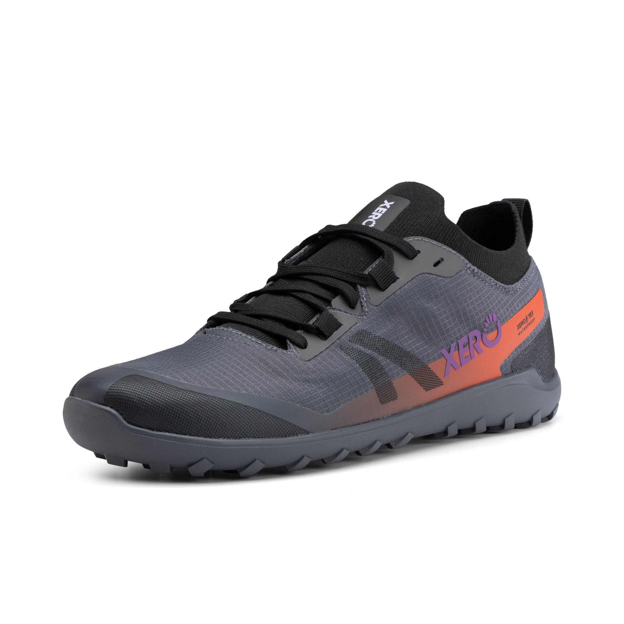 Xero Shoes Mesa Summit WP barfodssko til dame i farven Asphalt / Multi, set skråt forfra