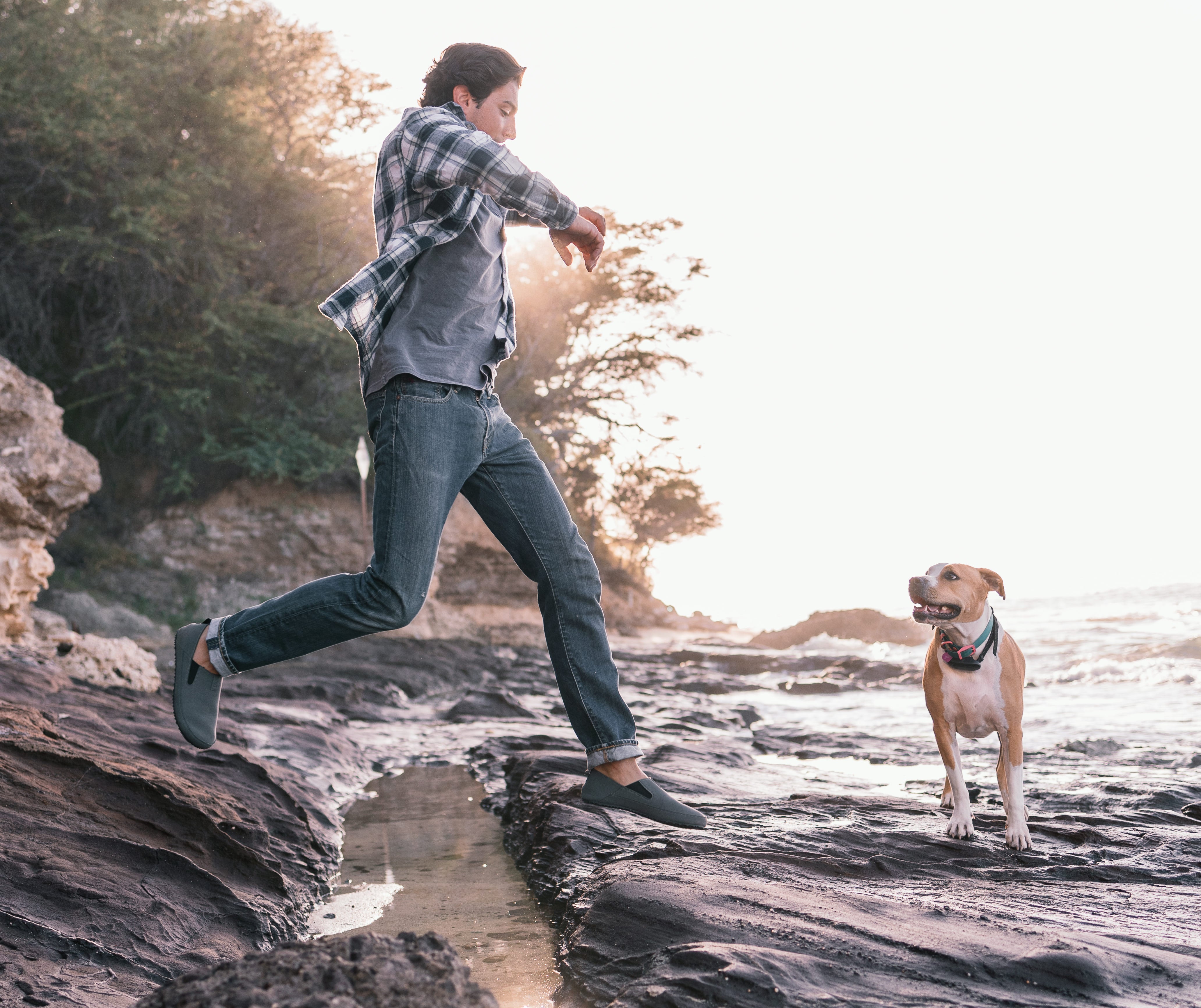Xero Shoes Sunrise Mens barfods campsko og teltsko til mænd i farven gray, lifestyle