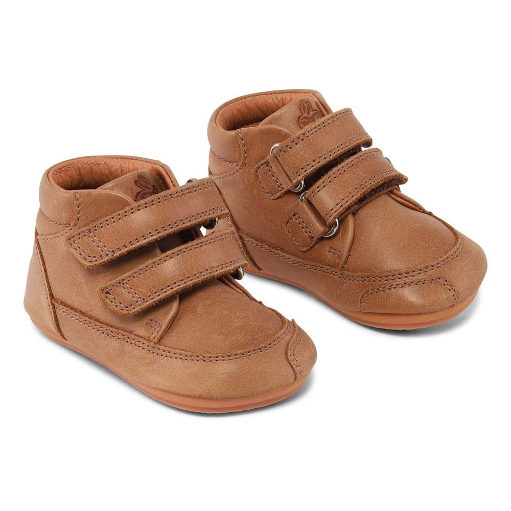 Bundgaard Prewalker II Velcro barfods prewalkers til tumlinge i farven caramel, par