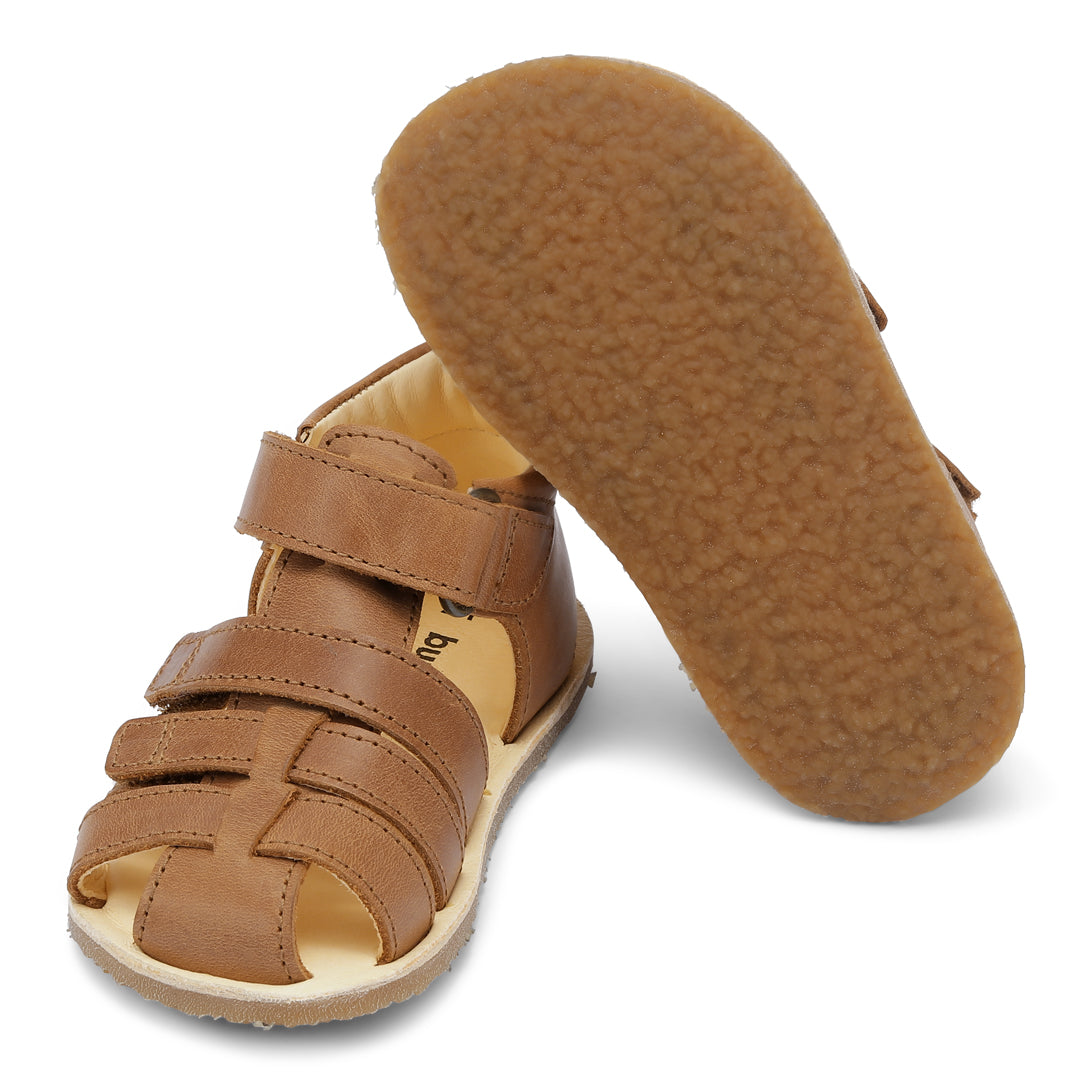 Bundgaard Sebastian – Sandali