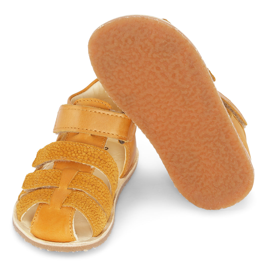 Bundgaard Sebastian – Sandali