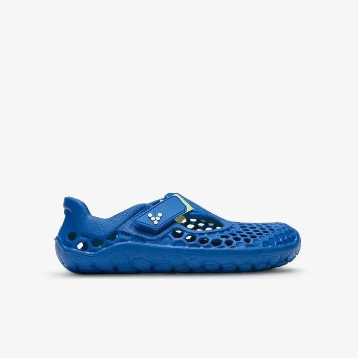 Vivobarefoot Ultra Bloom Kids barfods vandsko/sandaler til børn i farven amparo blue, yderside