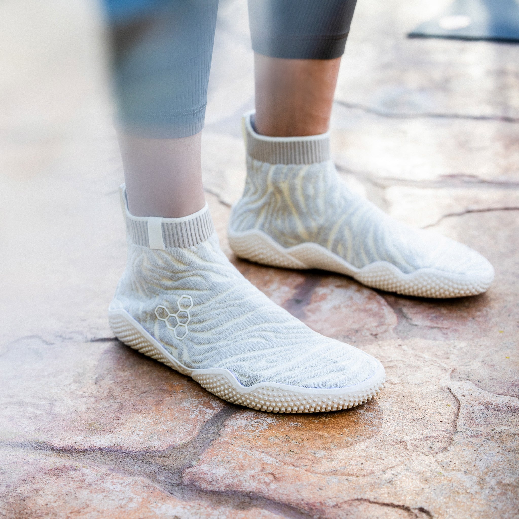 VIVOBAREFOOT Motus Studio Boot - Barefoot Sneaker EU 37 Beige