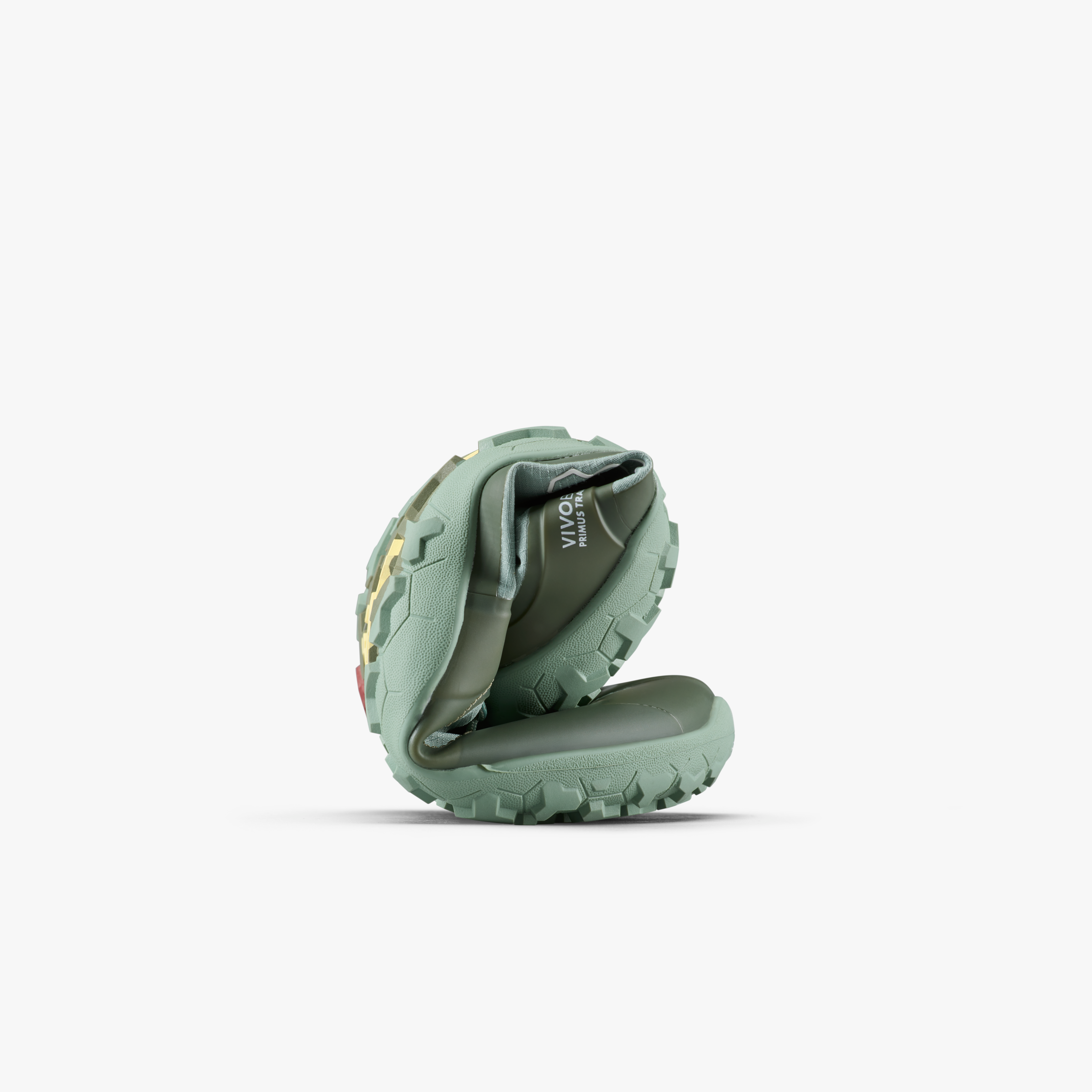 Vivobarefoot Primus Trail III All Weather FG Mens Moss, bøjet for at vise fleksibilitet