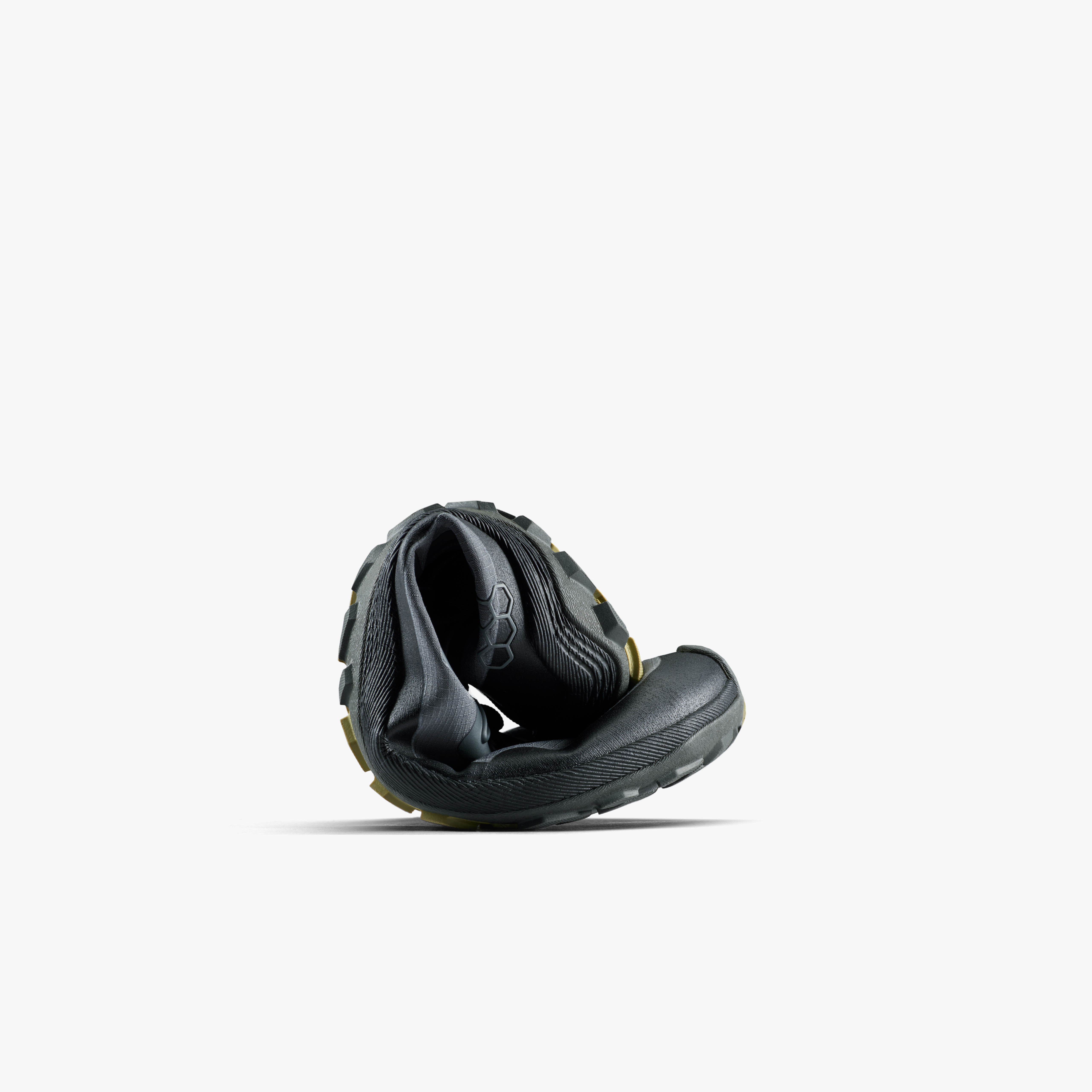 Vivobarefoot Primus Trail Flow Mid II Mens – Dark Shadow – Curled