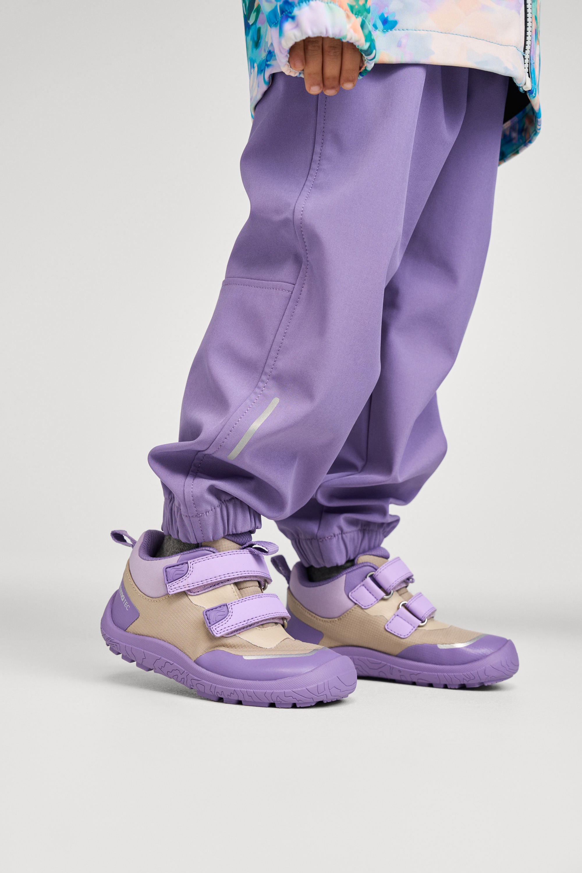 Reima Viikari og Kuori barfodssko på barn, nærbillede