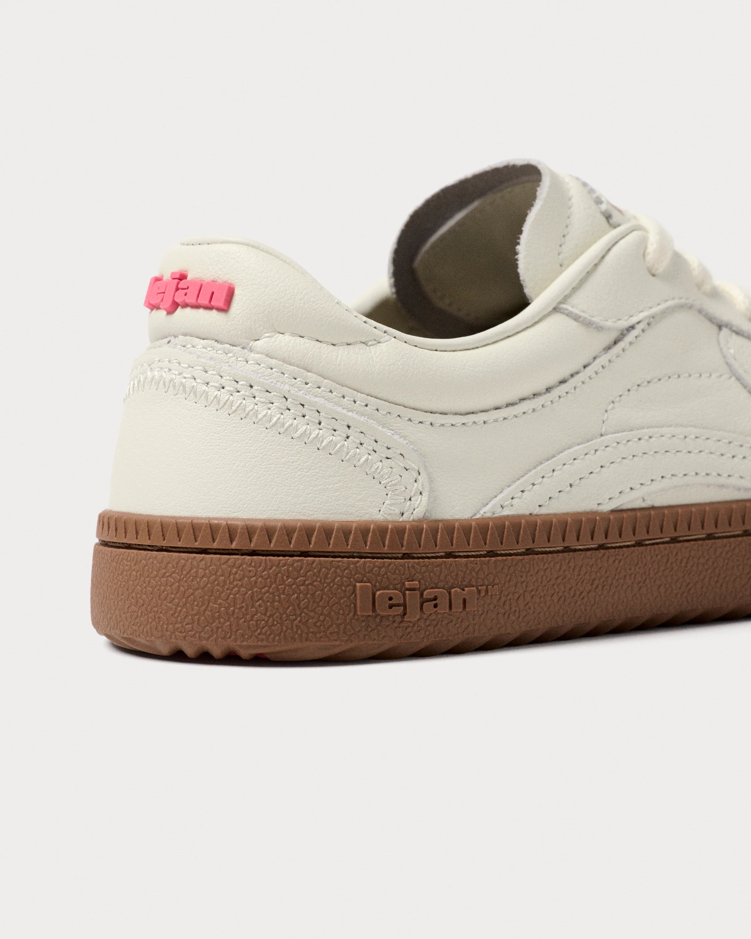 Lejan One – White