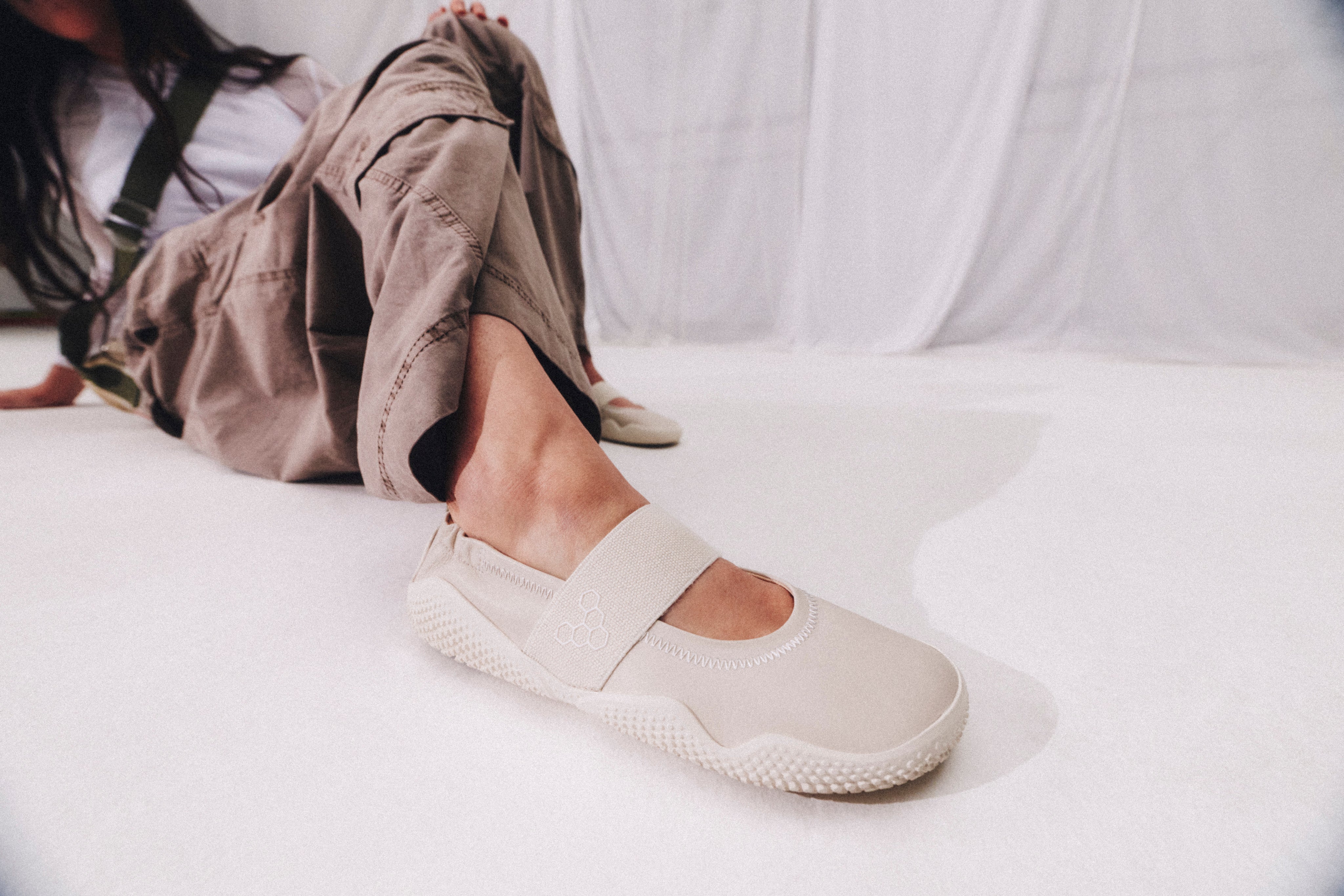 Vivobarefoot Motus Studio Ballet i Sand – lookbook 2