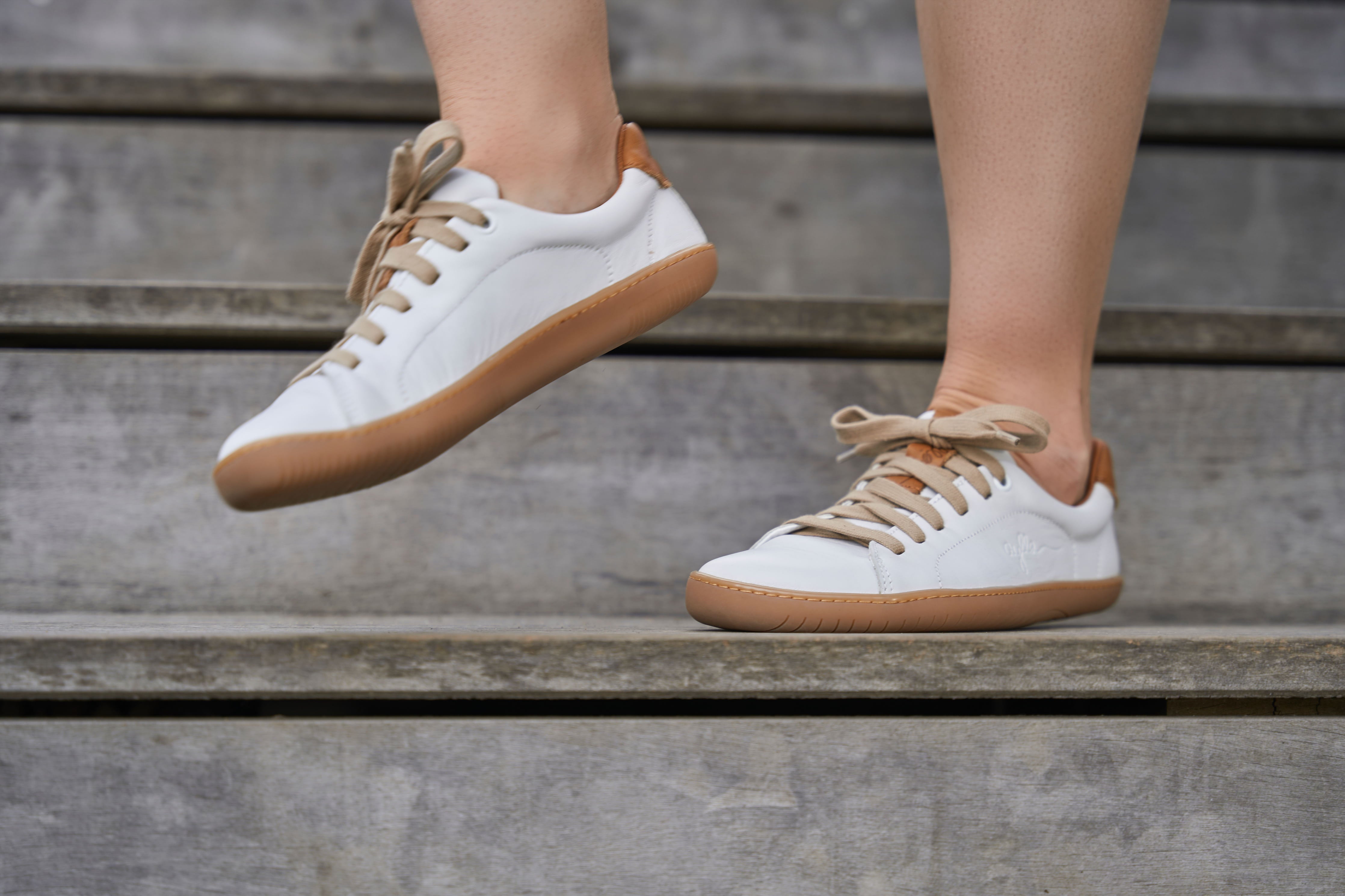 Aylla Keck Womens barfods sneakers i læder til kvinder i farven white, lifestyle