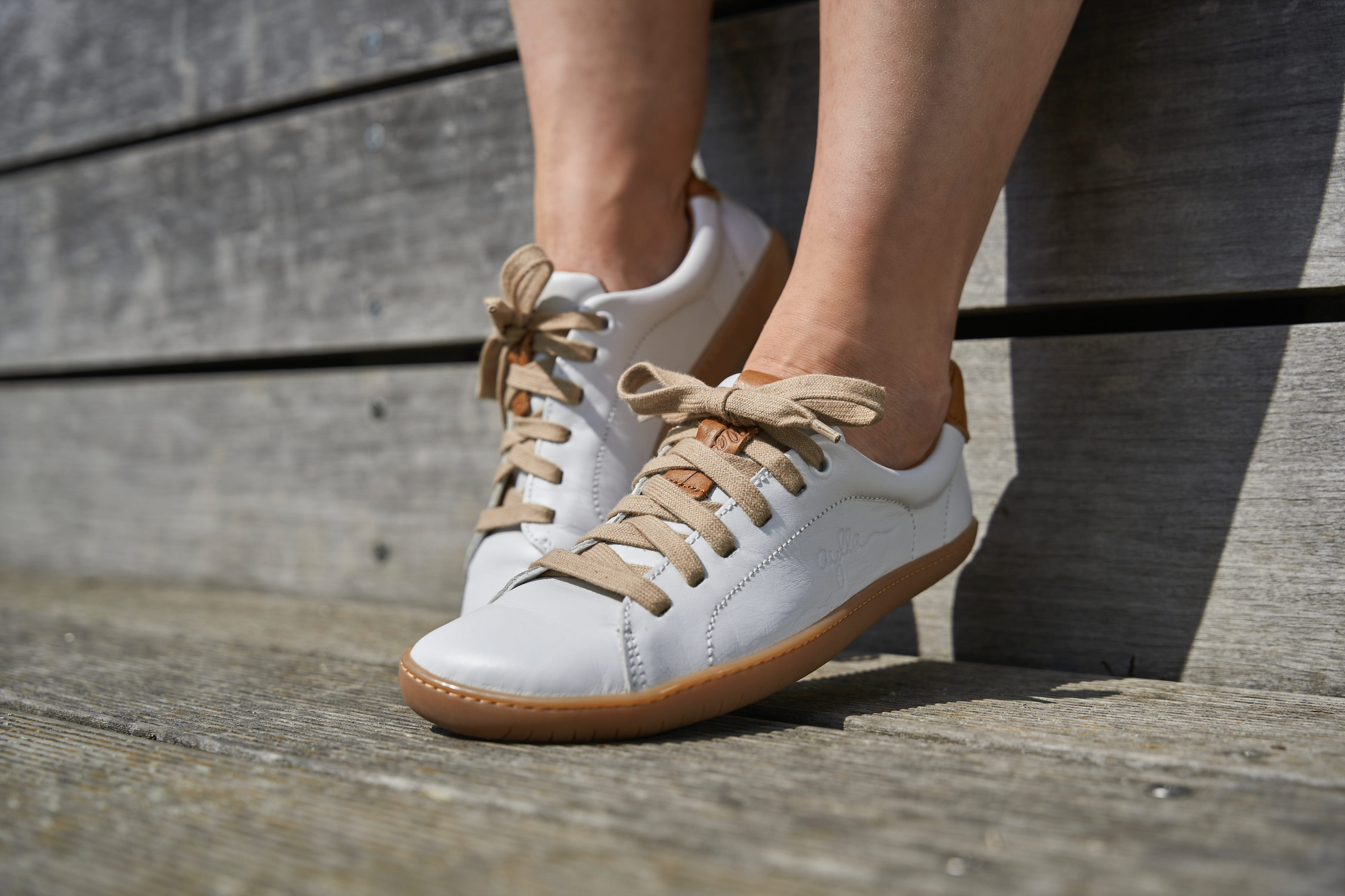 Aylla Keck Womens barfods sneakers i læder til kvinder i farven white, lifestyle