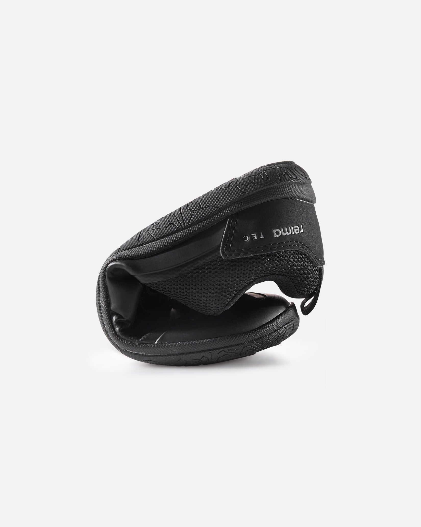 Reima Tallustelu – Black (5400137B) – bøjelighed