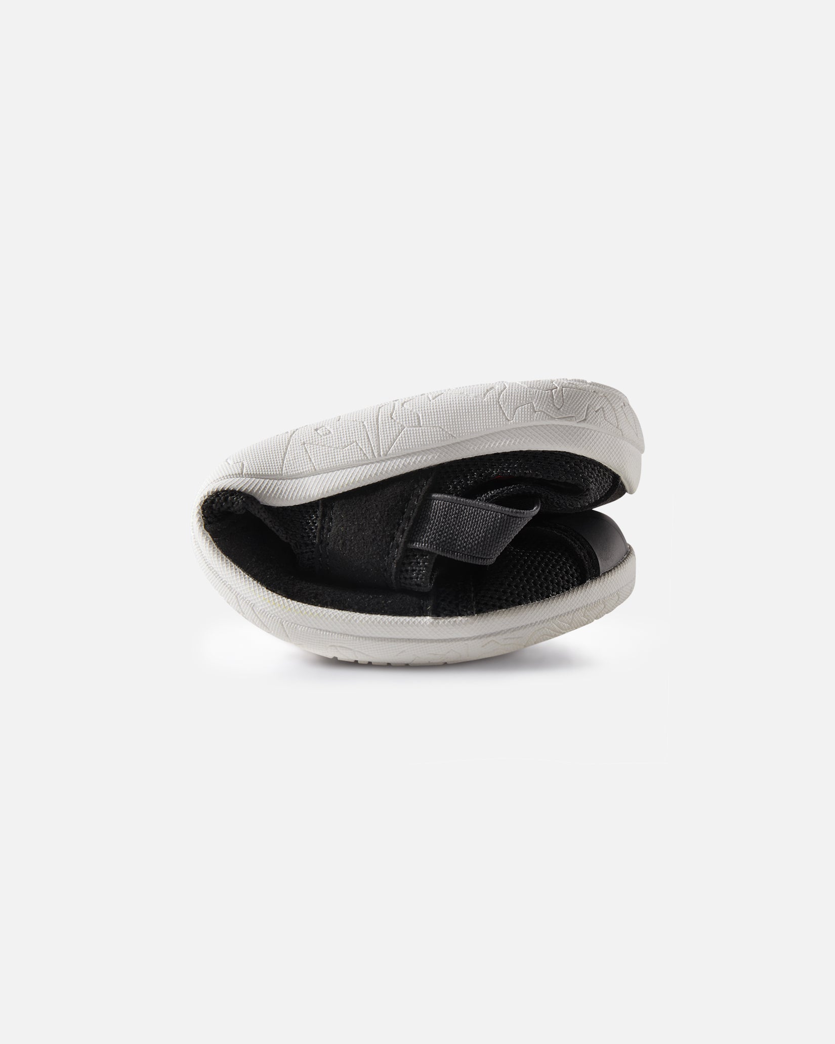 Reima Valoa – Black (5400157B) – bøjelighed