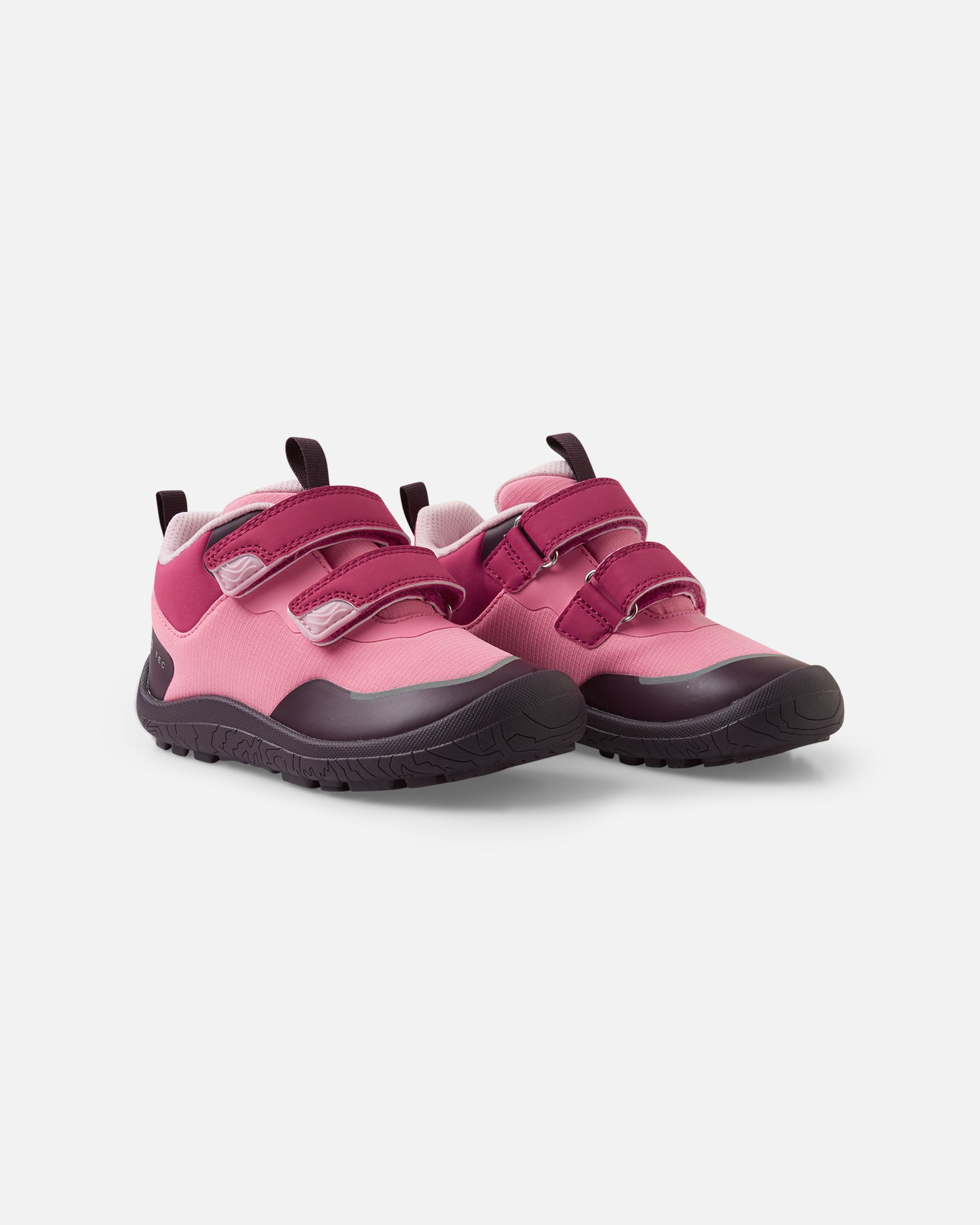 Reima Viikari – Soft Coral (5400159A) – par set skråt forfra