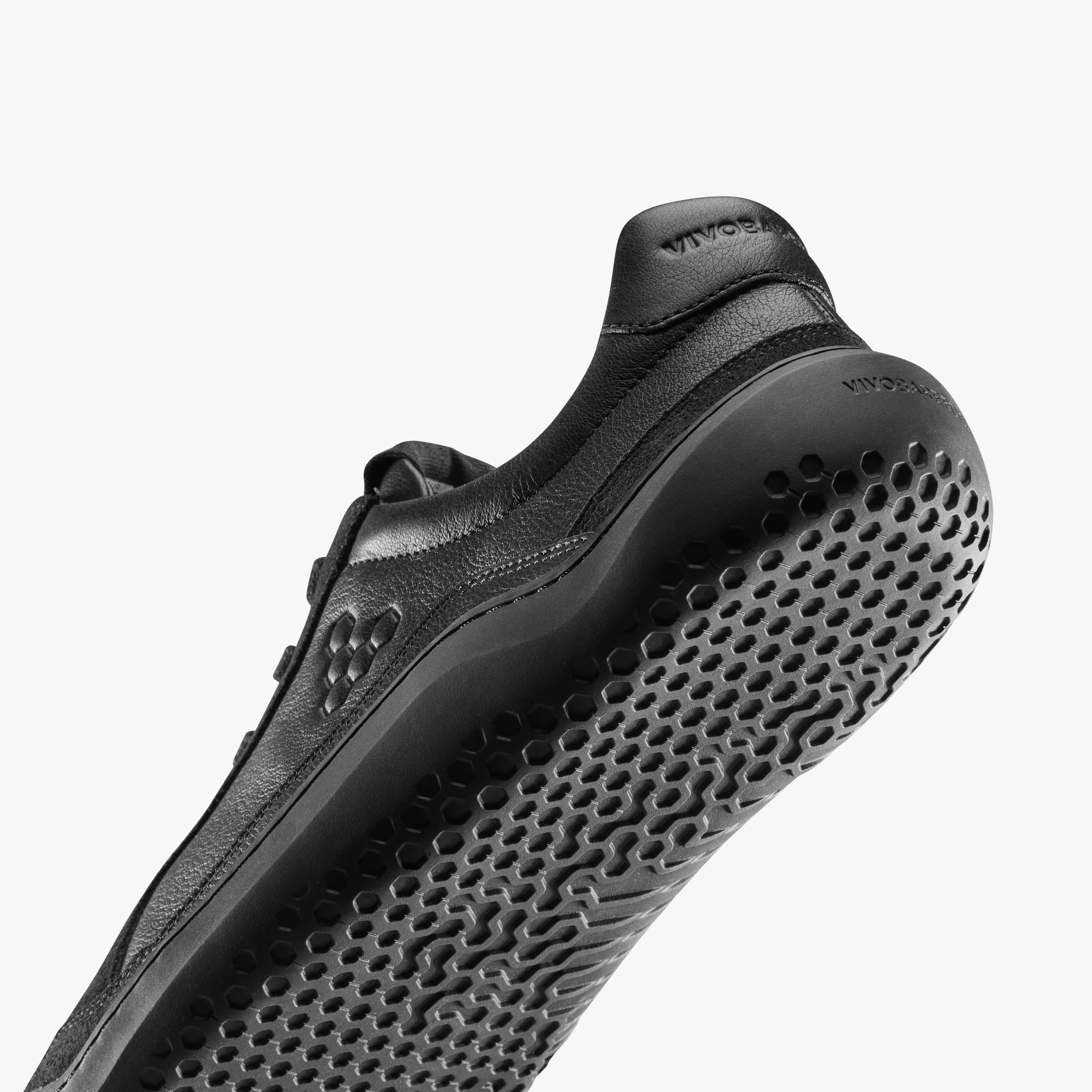 Vivobarefoot Gobi III Sneaker Leather Mens barfodssko til mænd i farven triple obsidian, nærbillede