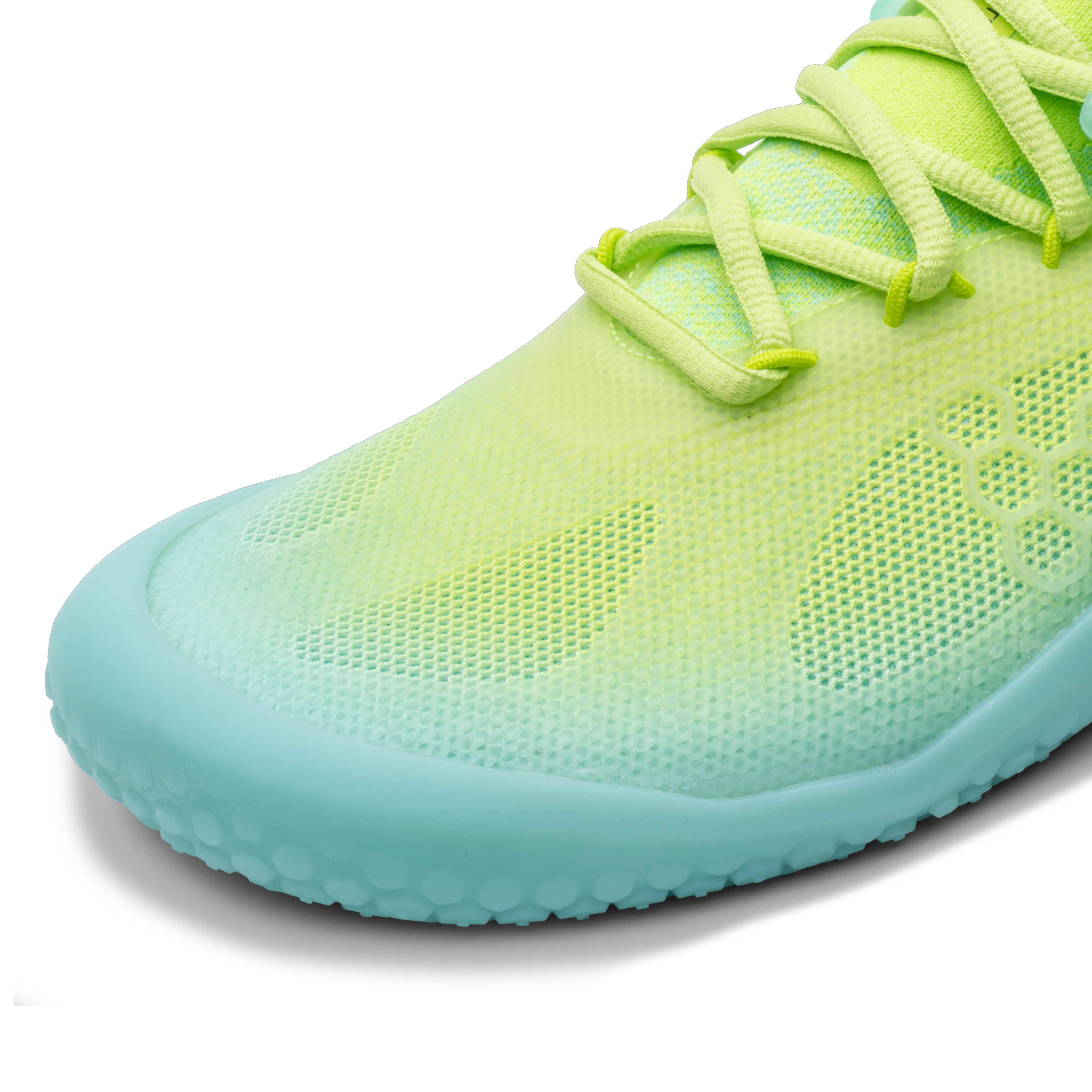 Nærbillede af Vivobarefoot Motus Strength Womens i Beach Glass, en barfodssko med gradient farve fra neon gul til havgrøn, åndbart mesh og skridsikker sål.