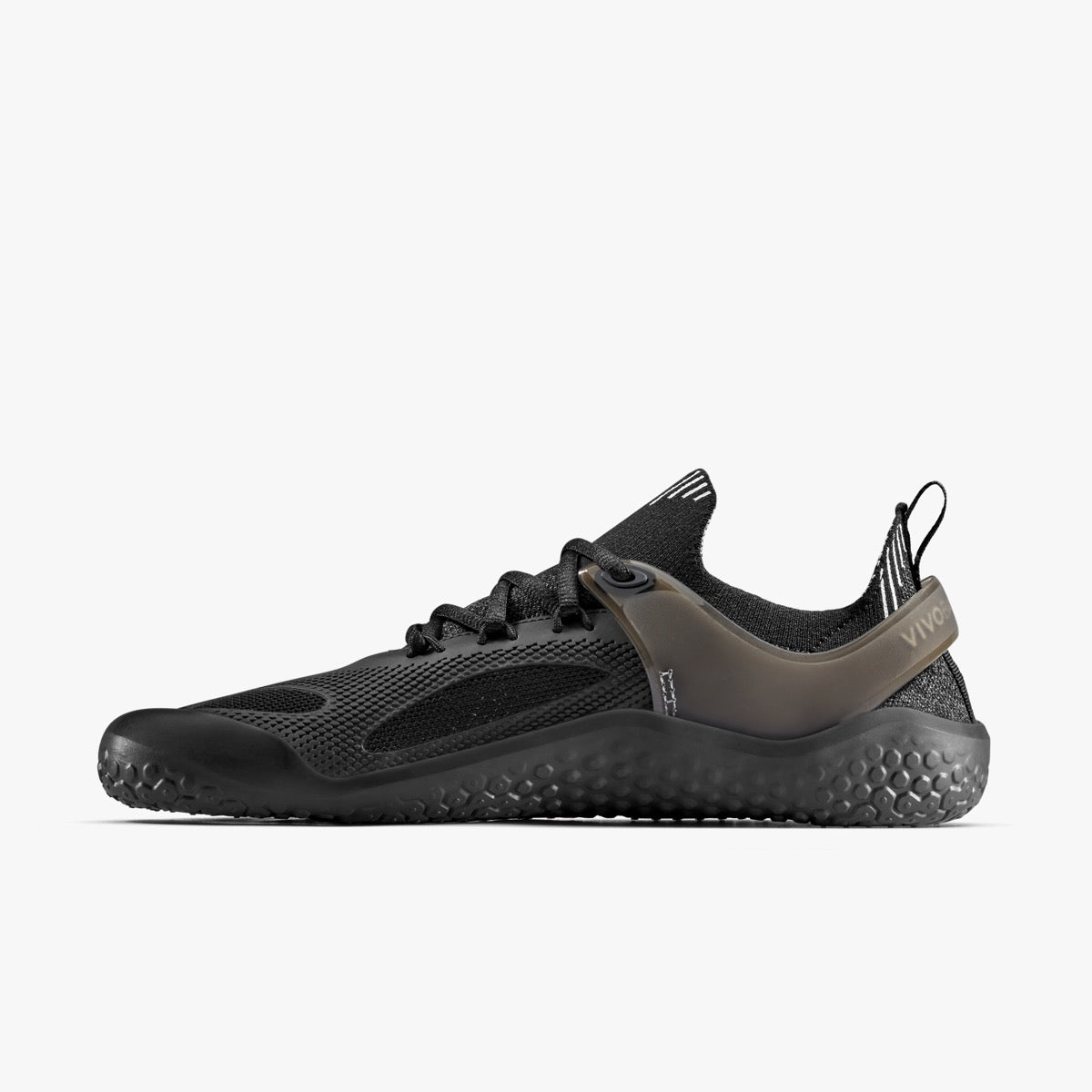 Vivobarefoot Motus Strength Womens i farven Obsidian, barfodssko til kvinder, med sort strik og mørkegrå accent, ideel til crossfit og løb, letvægtskonstruktion.