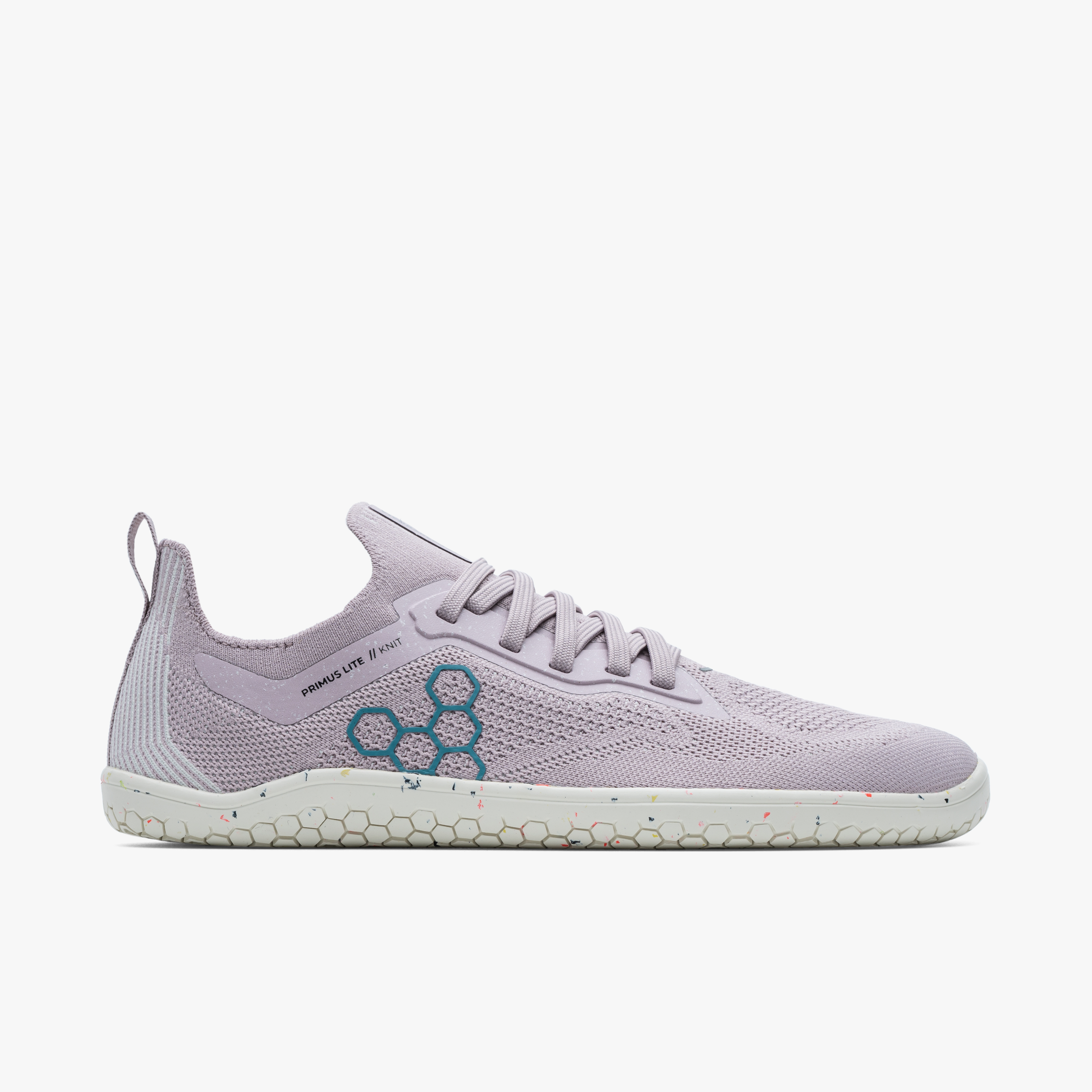 Vivobarefoot Primus Lite Knit sko til kvinder i farven Violet Ice, fremviser en minimalistisk design med letvægts strik og en tynd, fleksibel sål.