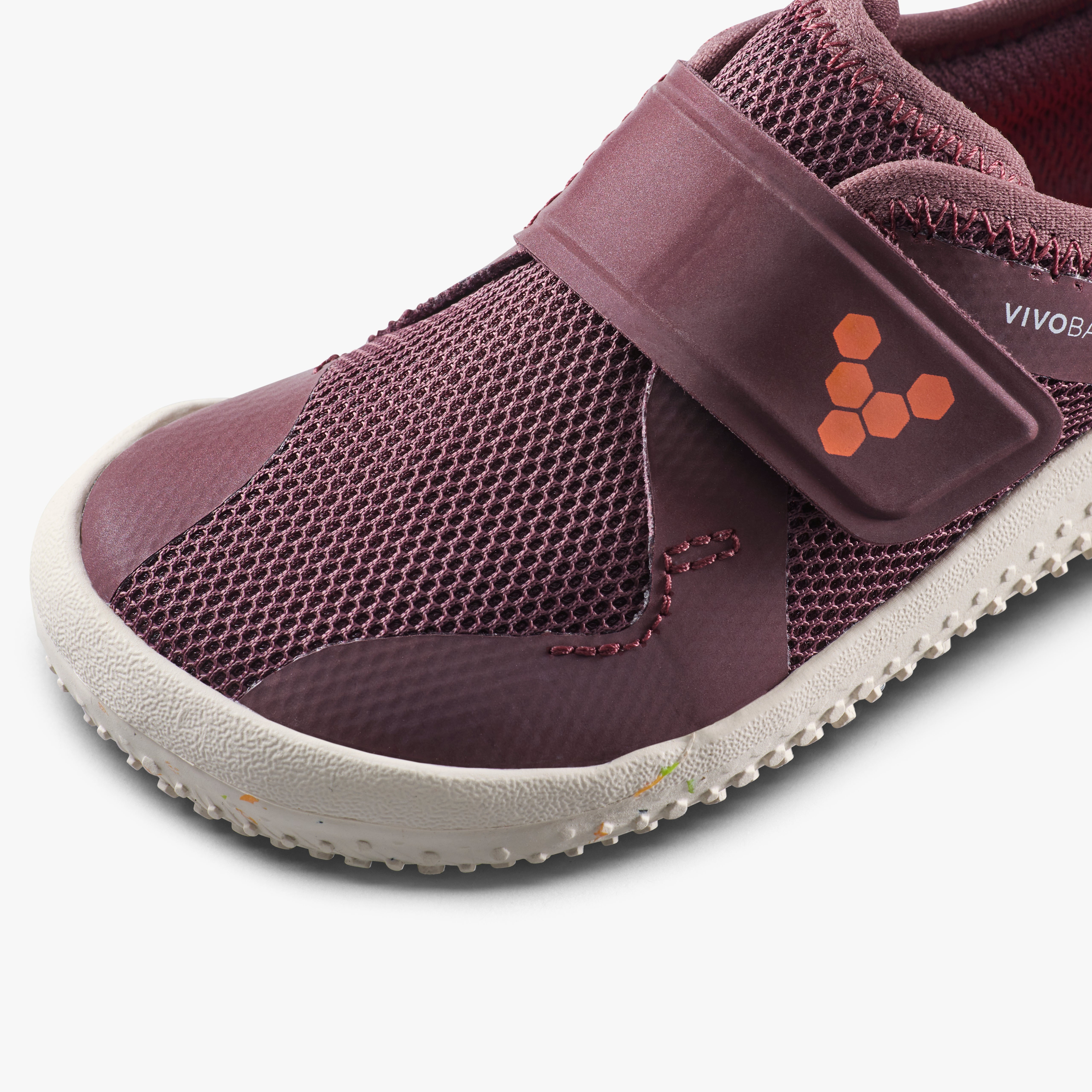 Vivobarefoot Primus Sport IV Toddlers barfodssko til børn i farven huckleberry, nærbillede