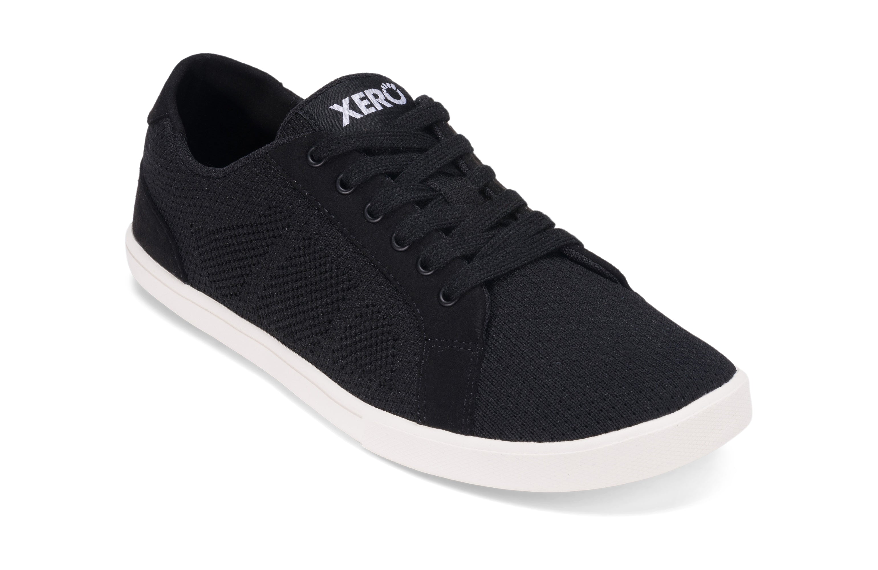 Xero Shoes Dillon Womens barfods sneakers til kvinder i farven black, vinklet