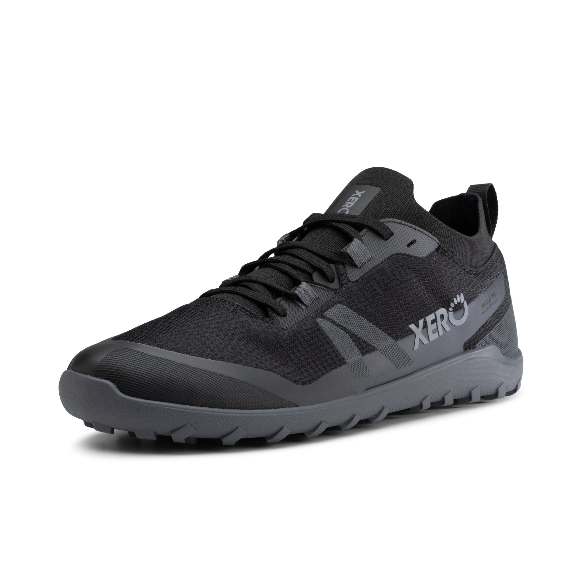 Xero Shoes Mesa Summit WP barfodssko til herre i farven Black, set skråt forfra