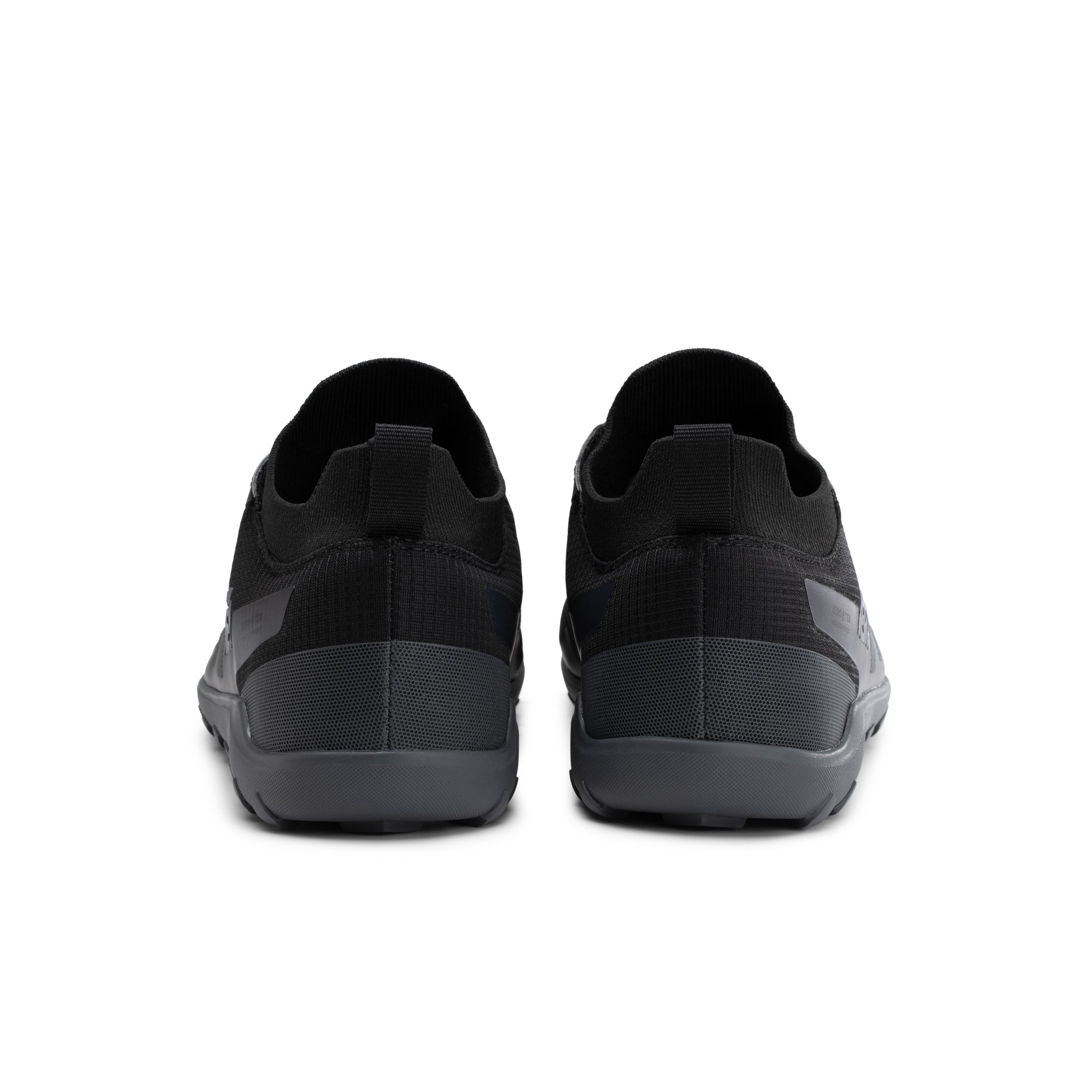 Xero Shoes Mesa Summit WP barfodssko til herre i farven Black, set bagfra