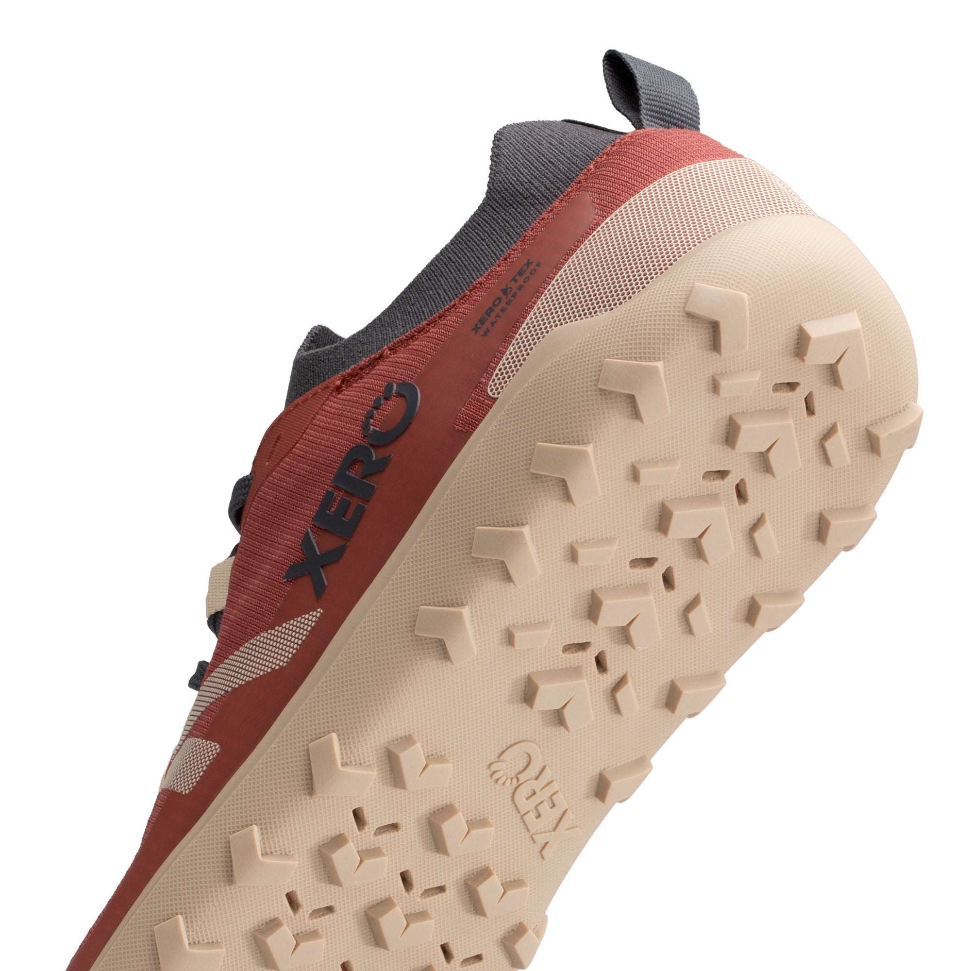 Xero Shoes Mesa Summit WP barfodssko til dame i farven Burnt Brick, detalje af hælen