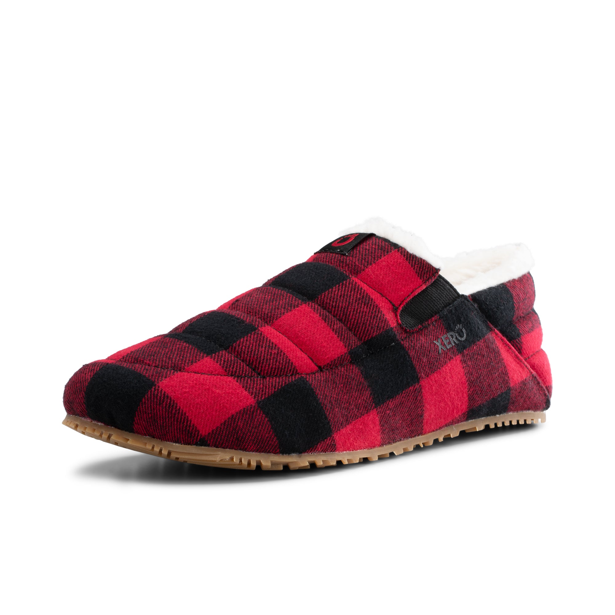 Xero Shoes Pagosa Cozy hjemmesko til dame i farven Buffalo Plaid, set skråt forfra