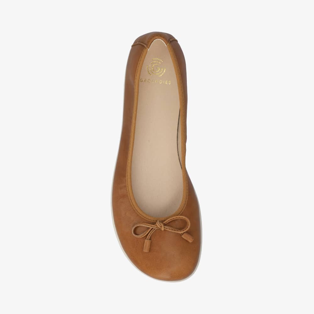 Groundies Magnolia Women barfods ballerinaer til kvinder i farven camel, top