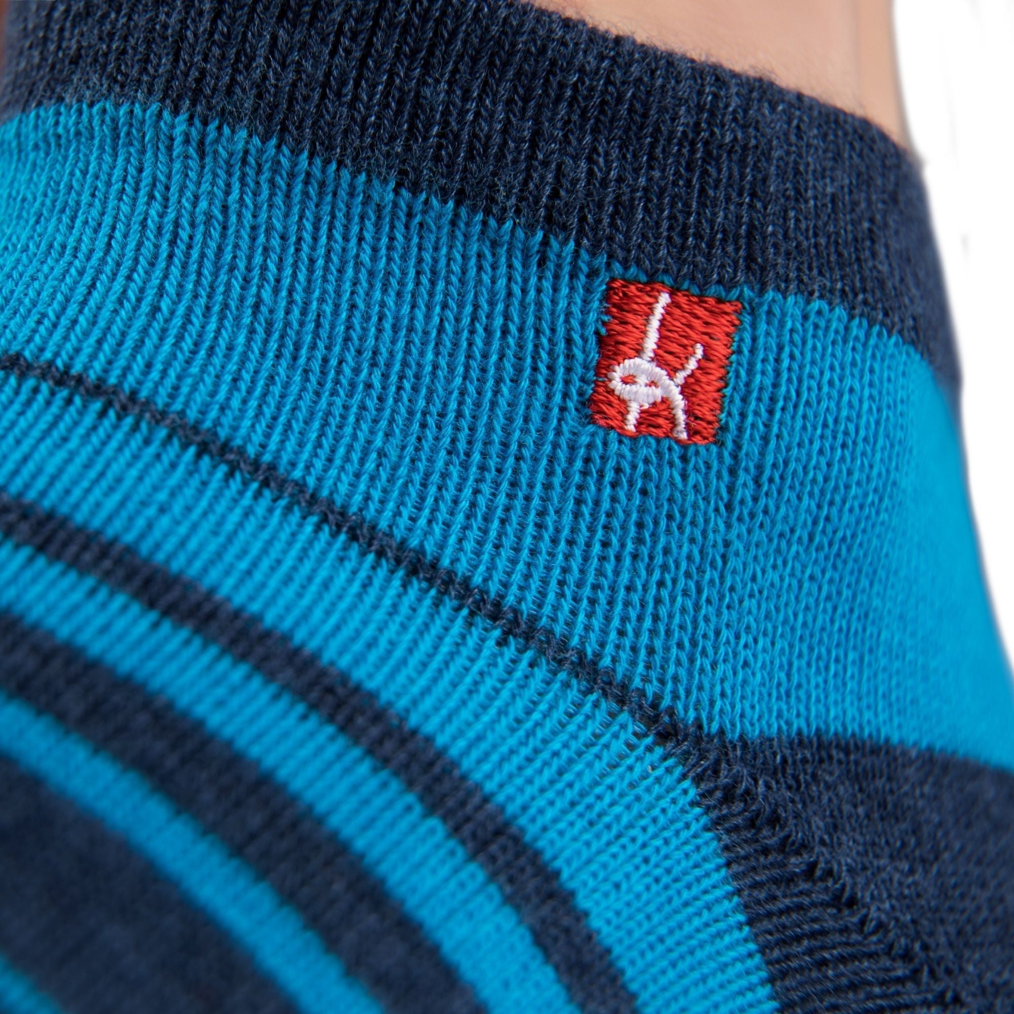 Knitido Track & Trail Spins barfods ankle tåsokker til kvinder og mænd i farven navy/cyan, detalje