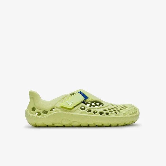 Vivobarefoot Ultra Bloom Kids barfods vandsko/sandaler til børn i farven sunny lime, yderside